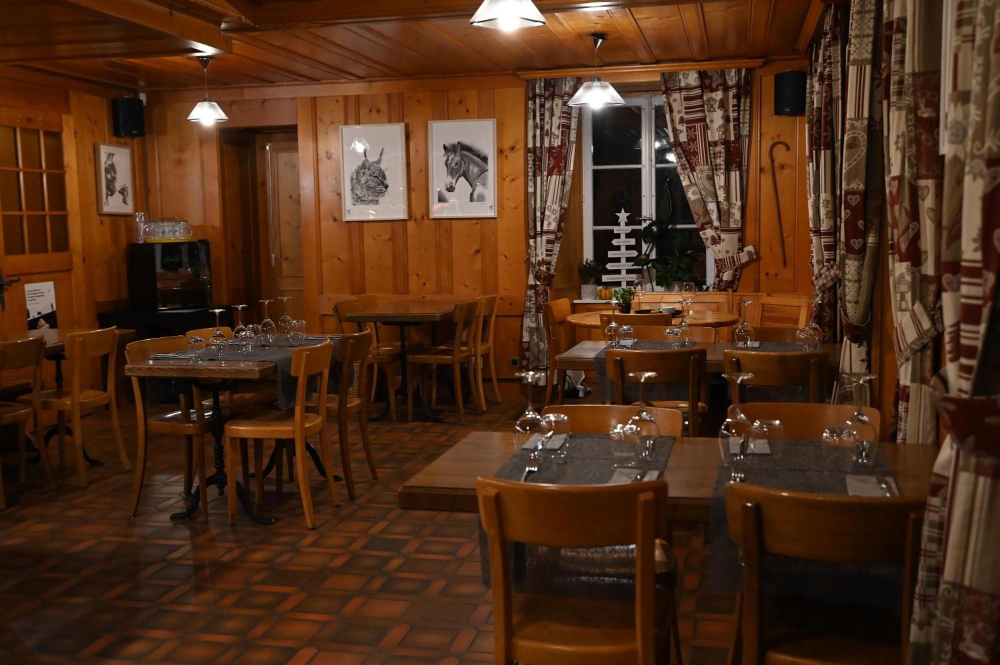 Auberge De L'Ange Albeuve Kültér fotó