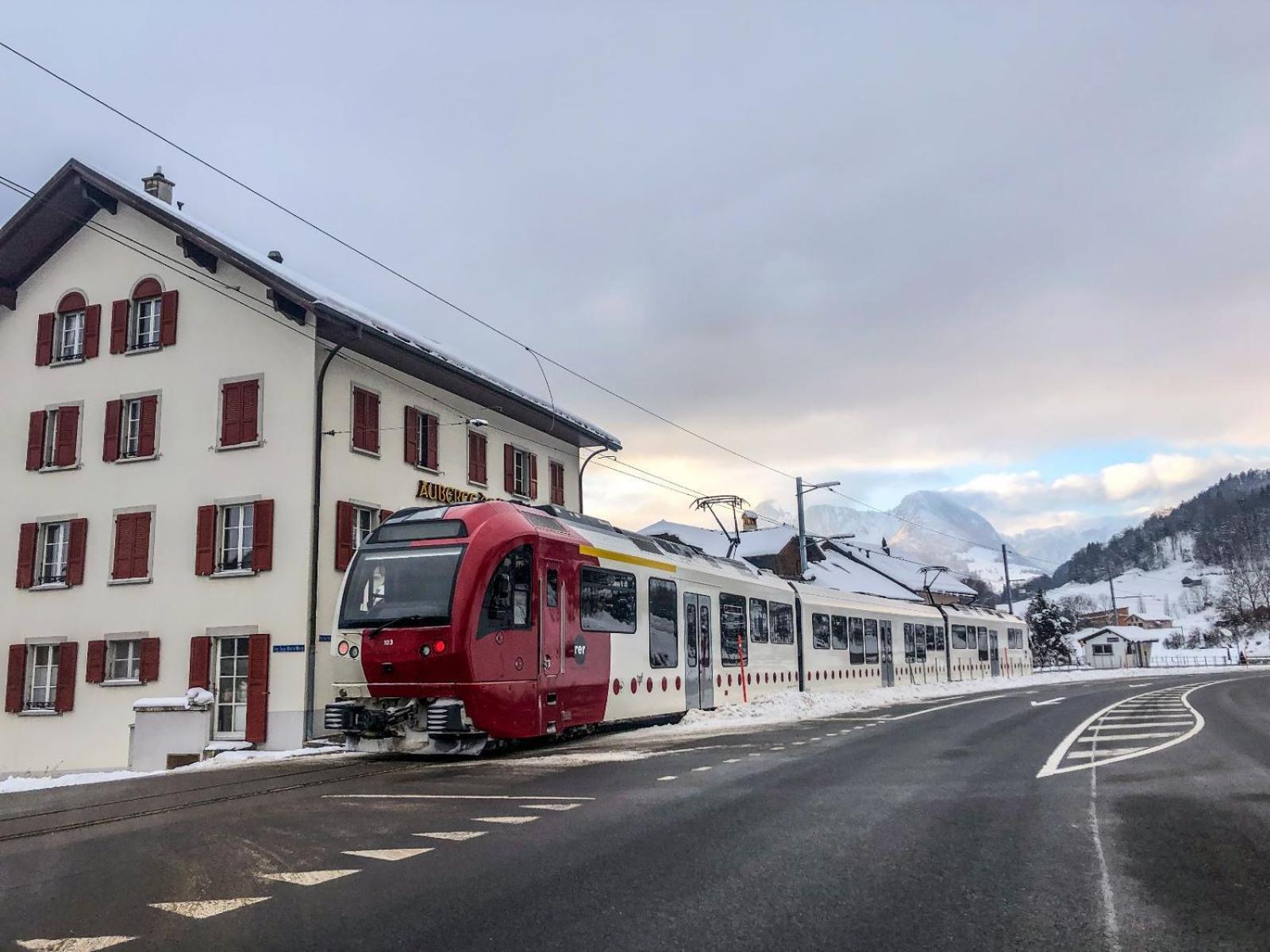 Auberge De L'Ange Albeuve Kültér fotó