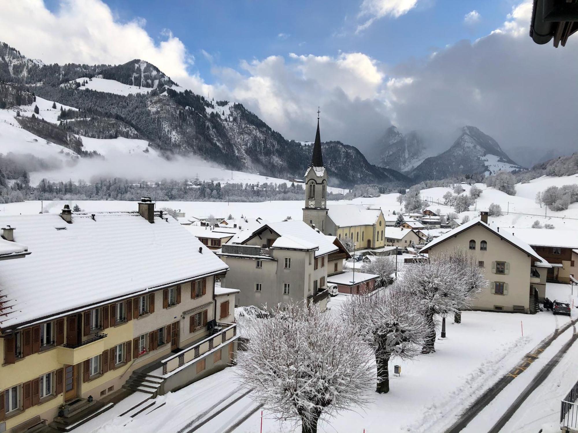 Auberge De L'Ange Albeuve Kültér fotó