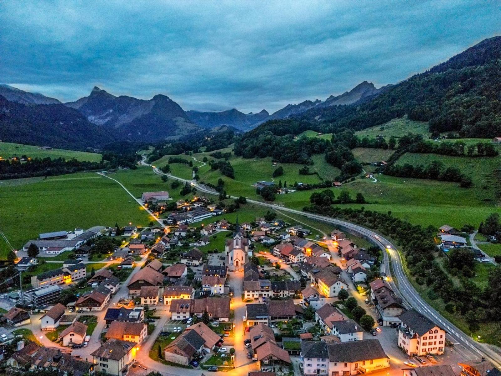 Auberge De L'Ange Albeuve Kültér fotó